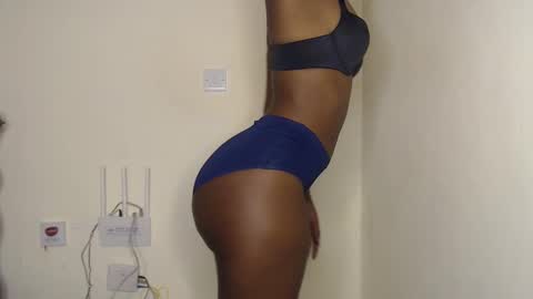 Snapshot of freaky_ass chatting on 12/04/24, 12:25 Berry online show from 12/04/24, 12:25