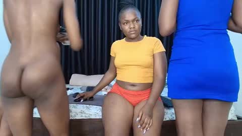 freaky_bunnies online show from 02/20/26, 07:25