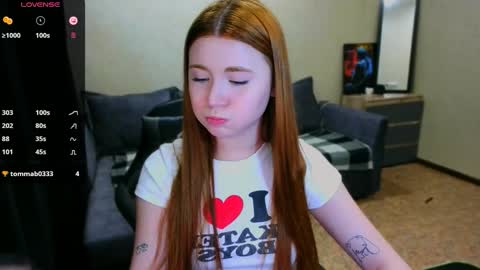 Snapshot of freckle_diyana chatting on 12/15/24, 03:42 Diyana online show from 12/15/24, 03:42