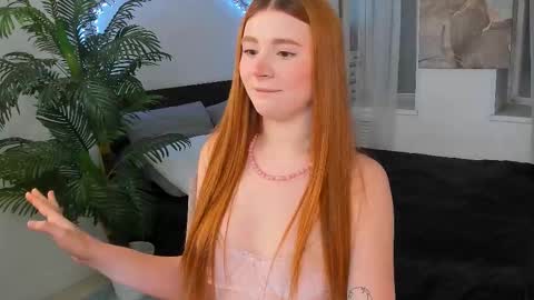 Snapshot of freckle_diyana chatting on 02/22/25, 09:15 Diyana online show from 02/22/25, 09:15