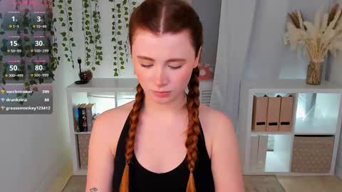 Snapshot of freckle_diyana chatting on 03/08/25, 12:11 Diyana online show from 03/08/25, 12:11