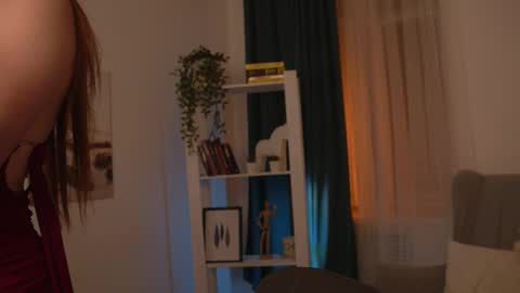 Snapshot of freckle_diyana chatting on 09/20/25, 10:00 Diyana online show from 09/20/25, 10:00