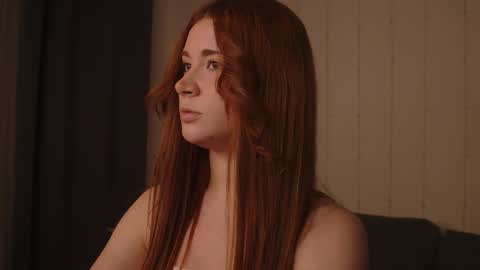 Snapshot of freckle_diyana chatting on 09/24/25, 08:17 Diyana online show from 09/24/25, 08:17