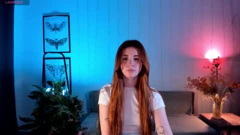 Snapshot of freckle_diyana chatting on 10/14/25, 05:03 Diyana online show from 10/14/25, 05:03