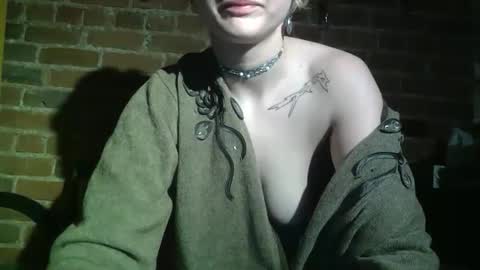 Lily Red online show from 04/22/26, 04:48