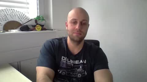 Snapshot of freddow chatting on 02/06/25, 10:26 freddow online show from 02/06/25, 10:26