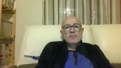 frederic8014 online show from 11/01/25, 08:44