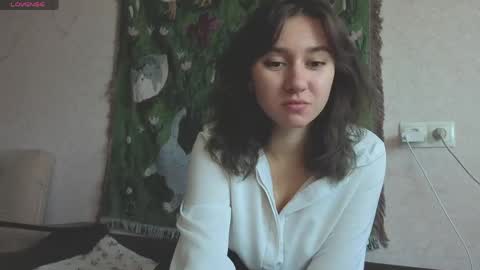 Mia online show from 05/11/26, 07:25