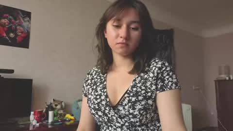 Mia online show from 05/16/26, 10:36
