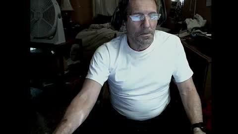 Snapshot of freedom_of_sexx chatting on 11/28/25, 03:36 freedom of sexx online show from 11/28/25, 03:36