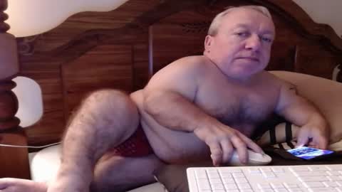 Snapshot of freemysoul4748 chatting on 10/27/25, 03:43 Cute Lil Man online show from 10/27/25, 03:43