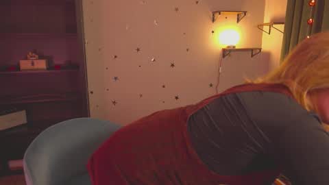 Snapshot of french_devotion chatting on 12/03/24, 02:38 Louise or Lou 3 online show from 12/03/24, 02:38