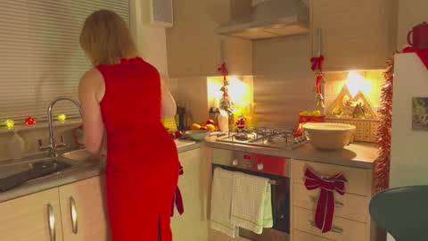 Snapshot of french_devotion chatting on 12/23/24, 07:41 Louise or Lou 3 online show from 12/23/24, 07:41