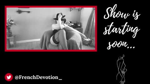 Snapshot of french_devotion chatting on 12/31/24, 07:31 Louise or Lou 3 online show from 12/31/24, 07:31