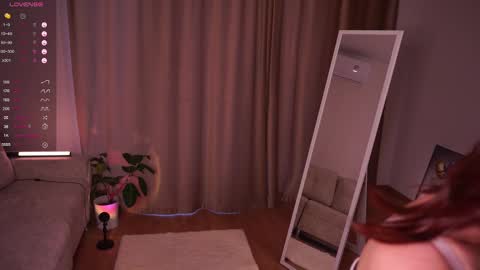 Snapshot of french_eyes chatting on 03/07/25, 12:45 Emmy online show from 03/07/25, 12:45