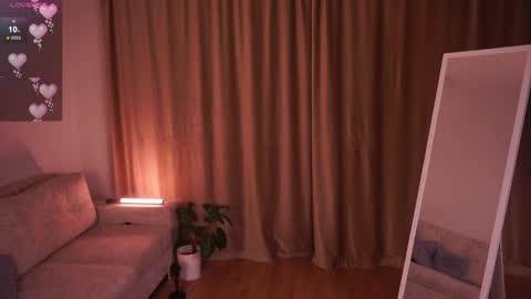 Snapshot of french_eyes chatting on 03/12/25, 03:40 Emmy online show from 03/12/25, 03:40