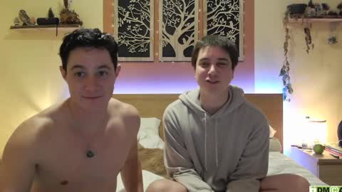 Snapshot of frenchhornybibs chatting on 01/24/25, 09:26 French Horny Bibs online show from 01/24/25, 09:26