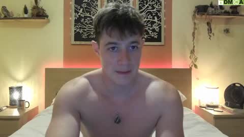 Snapshot of frenchhornybibs chatting on 02/21/25, 09:00 French Horny Bibs online show from 02/21/25, 09:00