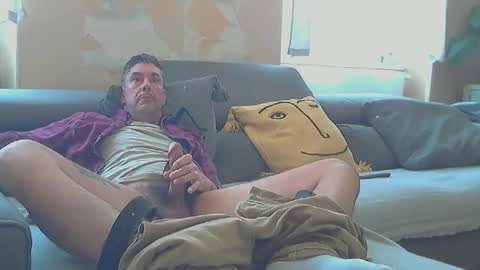 frenchpapalover online show from 02/21/25, 01:44