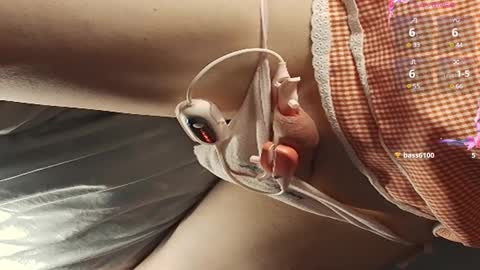 Snapshot of frenulumsnap chatting on 02/14/25, 11:21 Meadow online show from 02/14/25, 11:21