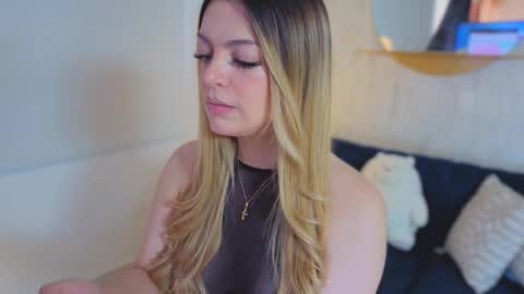 fresita_pink_ online show from 12/04/25, 07:33