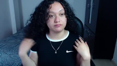 Snapshot of freud_x_louise1 chatting on 12/04/24, 05:38 Louise online show from 12/04/24, 05:38