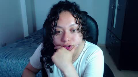 Snapshot of freud_x_louise1 chatting on 12/30/24, 03:03 Louise online show from 12/30/24, 03:03