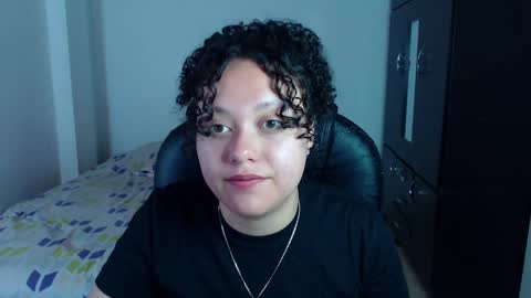 Snapshot of freud_x_louise1 chatting on 01/10/25, 09:23 Louise online show from 01/10/25, 09:23