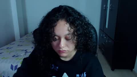 Snapshot of freud_x_louise1 chatting on 02/23/25, 04:07 Louise online show from 02/23/25, 04:07