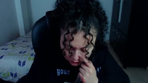 Snapshot of freud_x_louise1 chatting on 02/24/25, 05:11 Louise online show from 02/24/25, 05:11