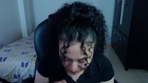 Snapshot of freud_x_louise1 chatting on 02/27/25, 05:02 Louise online show from 02/27/25, 05:02