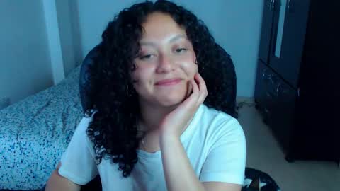 Snapshot of freud_x_louise1 chatting on 09/09/25, 04:56 Louise online show from 09/09/25, 04:56