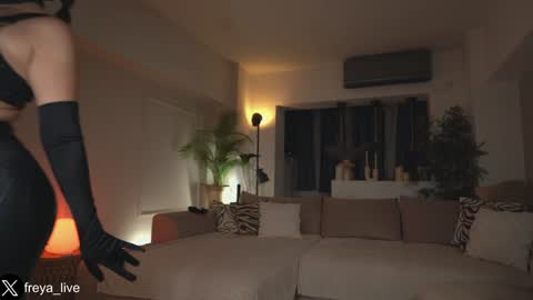 Snapshot of freya_ chatting on 10/30/25, 07:03 Freya online show from 10/30/25, 07:03