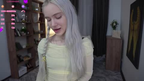 Freya online show from 03/12/26, 07:20