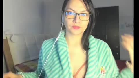 Snapshot of freya_shaik_ chatting on 02/23/26, 04:37 freya_shaik_ online show from 02/23/26, 04:37