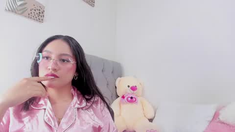 Snapshot of freya_sweet09 chatting on 06/21/26, 07:44 freya_sweet09 online show from 06/21/26, 07:44