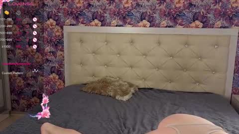 Snapshot of freyabyrne chatting on 03/02/25, 03:24 Freya online show from 03/02/25, 03:24