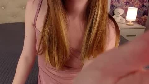 Snapshot of freyabyrne chatting on 10/27/25, 07:34 Freya online show from 10/27/25, 07:34