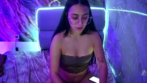 Snapshot of freyja_01 chatting on 02/01/25, 12:40 Freyja online show from 02/01/25, 12:40