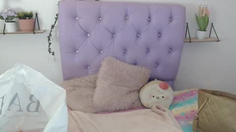 Snapshot of freyja_01 chatting on 09/08/25, 09:25 Freyja online show from 09/08/25, 09:25