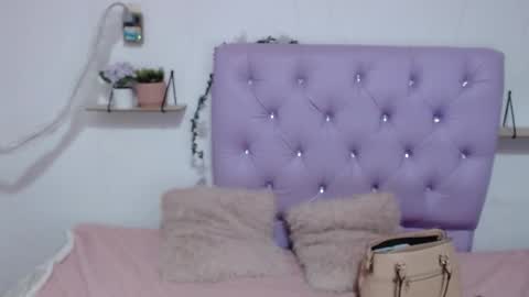 Snapshot of freyja_01 chatting on 10/15/25, 10:54 Freyja online show from 10/15/25, 10:54