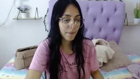 Snapshot of freyja_01 chatting on 11/05/25, 02:44 Freyja online show from 11/05/25, 02:44