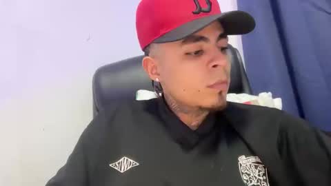 freyva_ online show from 04/11/26, 03:55