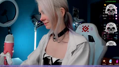 Frida A boost to fortune for the one who gives a thumbs up and a bonus lucky for those who support me by joining the fanclub online show from 01/28/25, 02:21