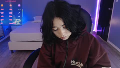 frida_lassi_ online show from 01/25/25, 11:34