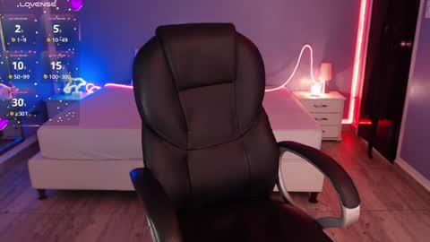 frida_lassi_ online show from 01/30/25, 03:29