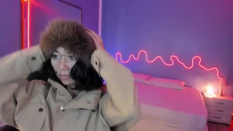 frida_lassi_ online show from 02/07/25, 10:30