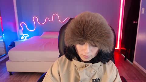 frida_lassi_ online show from 02/08/25, 01:32