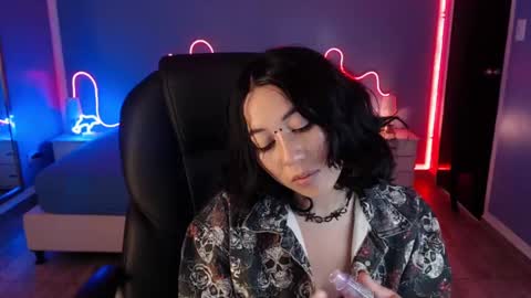 frida_lassi_ online show from 02/10/25, 10:09