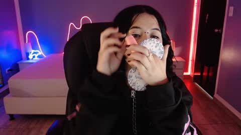 frida_lassi_ online show from 02/11/25, 12:37